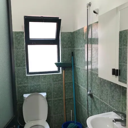 Hotel Gjinaj *