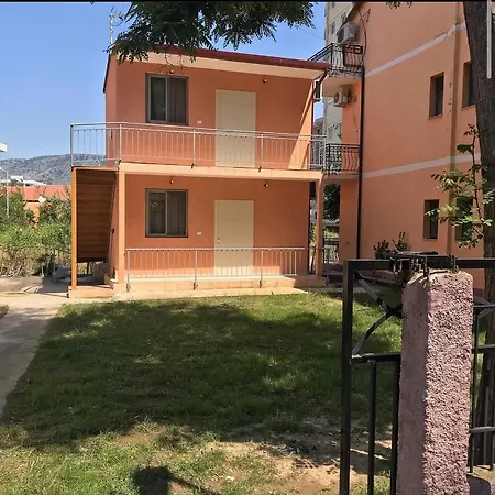Hotel Gjinaj